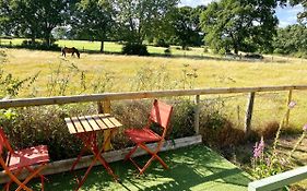 Holly Tree Cottage - 3 Bedrooms And Large Garden With Optional Glamping Double Outside